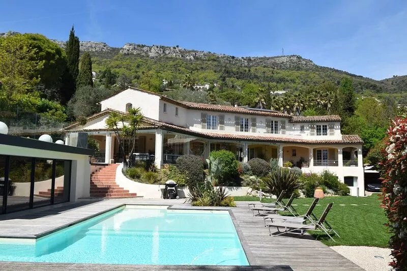 Absolute quiet luxury villa, 15m swimming pool, open view to the sea, spas