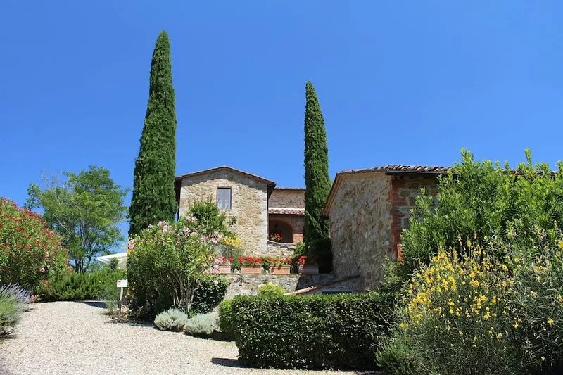 Arco al Poggio, Arceno Rentals Club, Spacious Chianti Apt, Pool, Concierge, WiFi