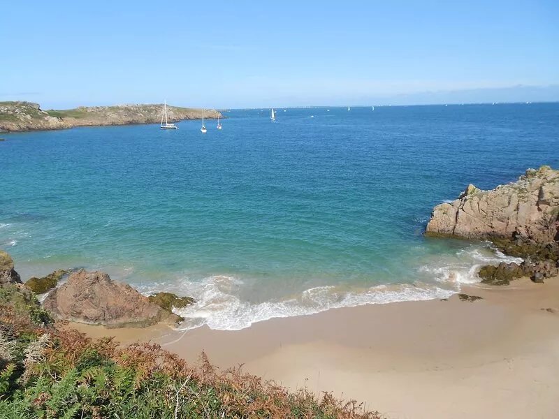 Nice sea view, south facing, Wifi, Parking, 50 m from beach & Thalasso