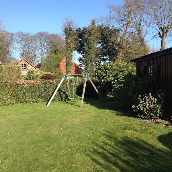 Country house, for 6,  700m from the sea by forest path, shops at 800m