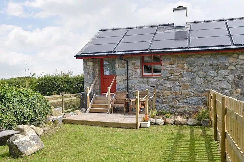 1 bedroom accommodation in Llandwrog, near Caernarfon
