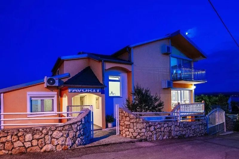 Beautiful Holiday Home in Maslenica near Beach"