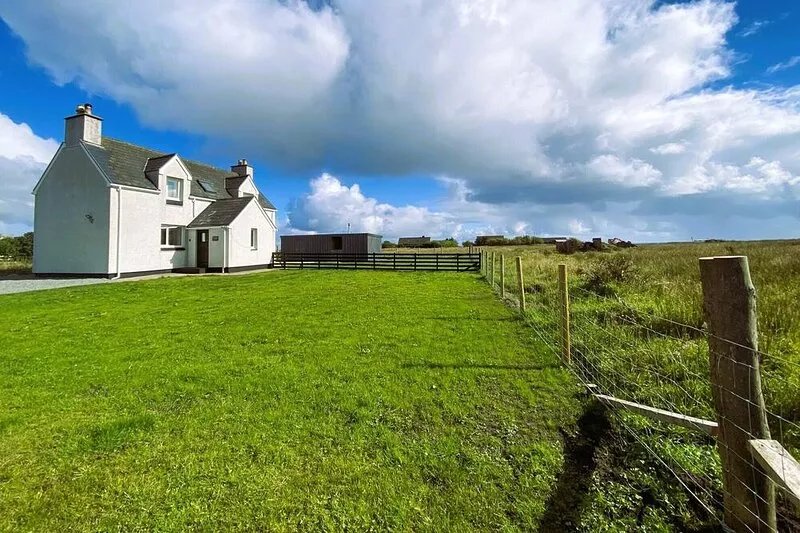 Kinnoull House near Stornoway with Hot Tub/Pet friendly