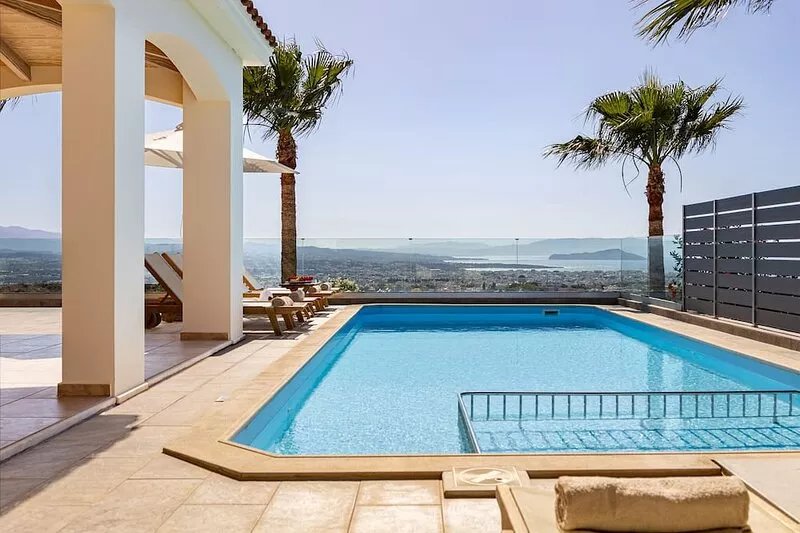 Οne of the few villas close to the center of Chania with private swimming pool.