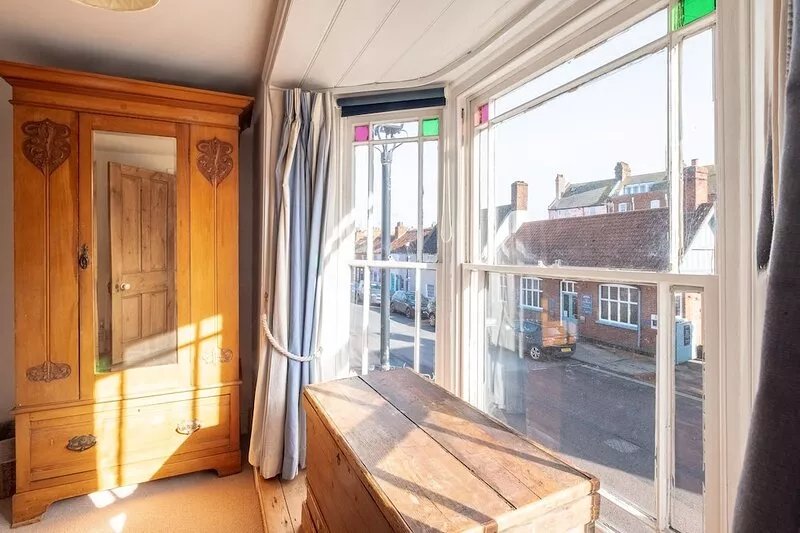 The Old Gordon House - sleeps 6 guests  in 3 bedrooms