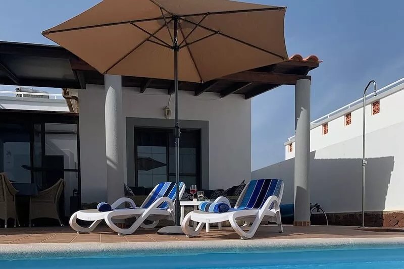 Lovely villa - all day sun, heated private pool with golf views, close to beach