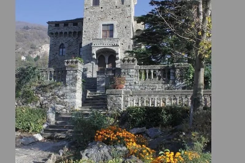 Romantic Italian Castle at the Foot of the Alps, CIR code ***********