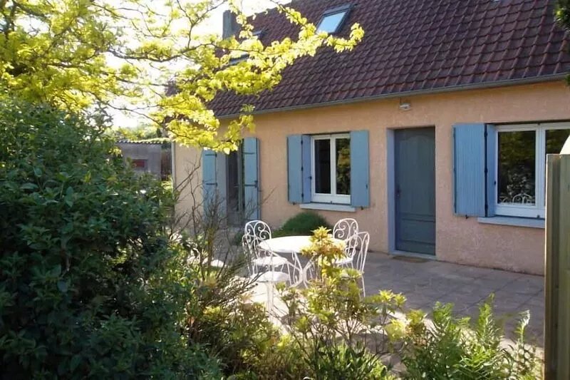 Norman long house with lanscaped garden at 7 km from Dieppe