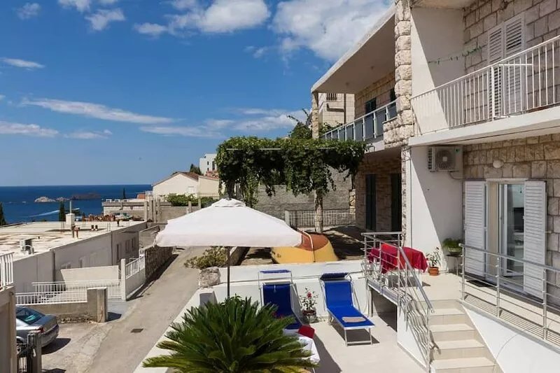 Stuck in the Moment Apartment - One Bedroom Apartment with Terrace and Sea View