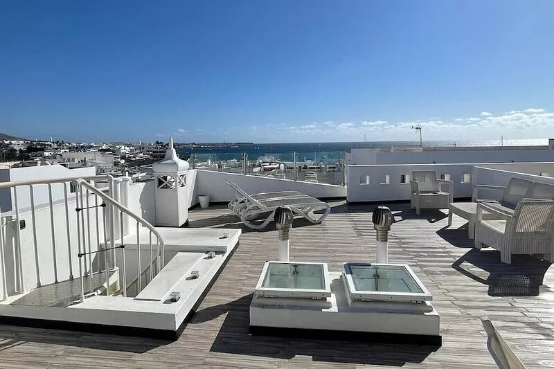 Town centre apartment, close to bars, restaurants & beaches.