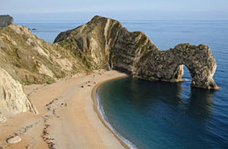 Flat 8 - extremely spacious 2 bedroom loft apartment (sleeps 6) nr beach/town,