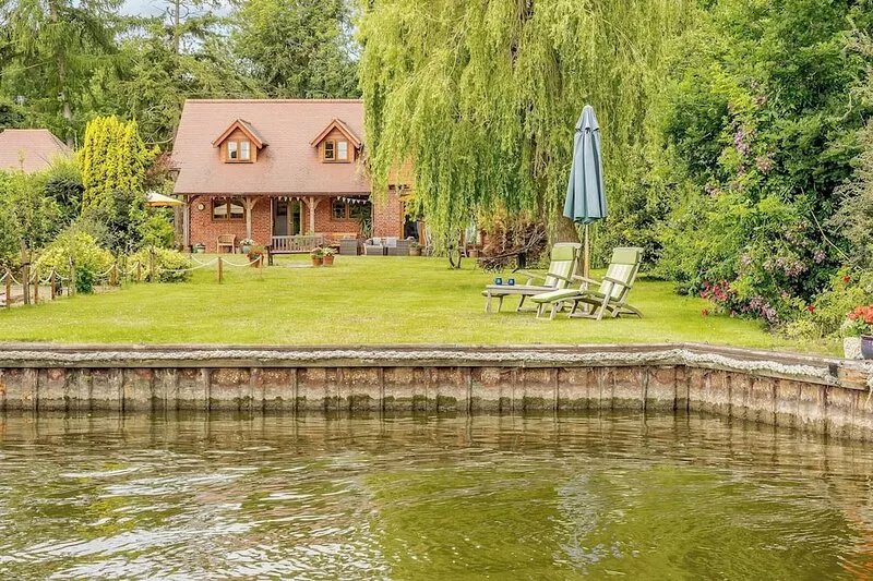 4 bedroom accommodation in Irstead, near Wroxham