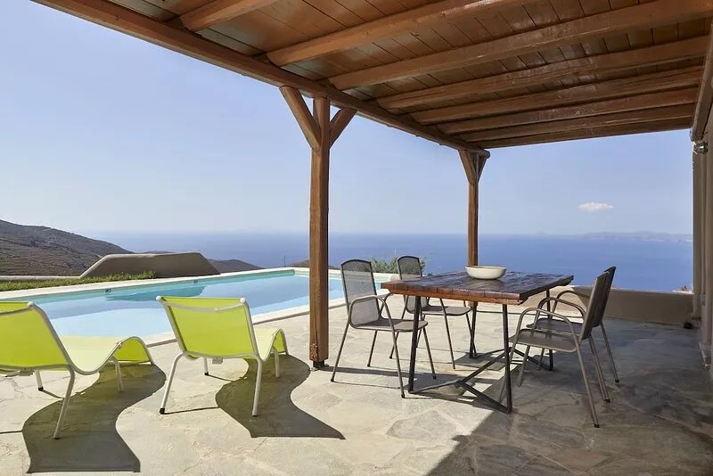 Pool House-Newly built residence in the closest Cycladic Island to Athens