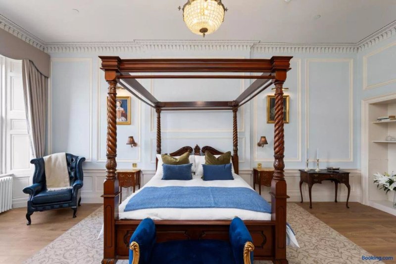The Townhouse - Leith
