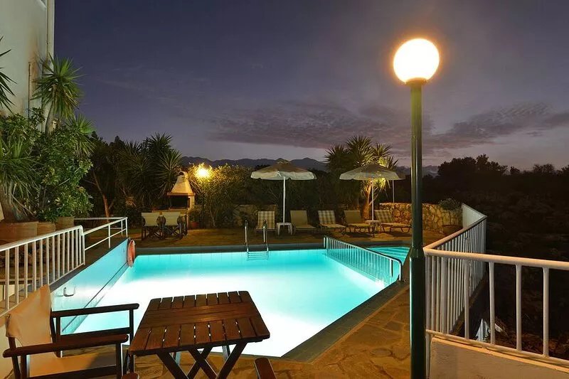 A villa with private pool and breathtaking panoramic view of Souda Bay