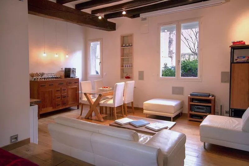 Luxurious apartment with terrace and private parking in the center of Tours