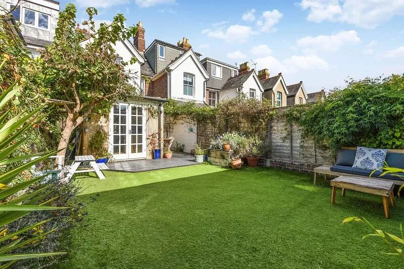 Chichester City Centre Home by Canal with garden.