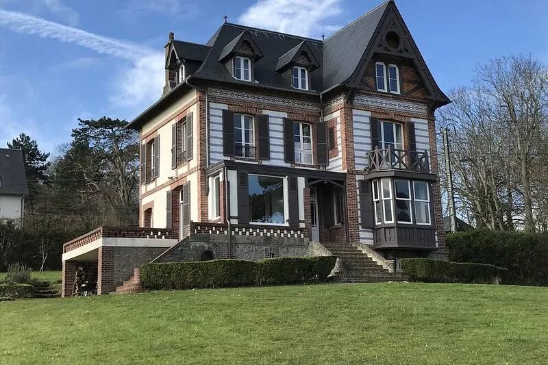 Prestigious seaside villa in Houlgate, 14km Deauville sea view for 14 p