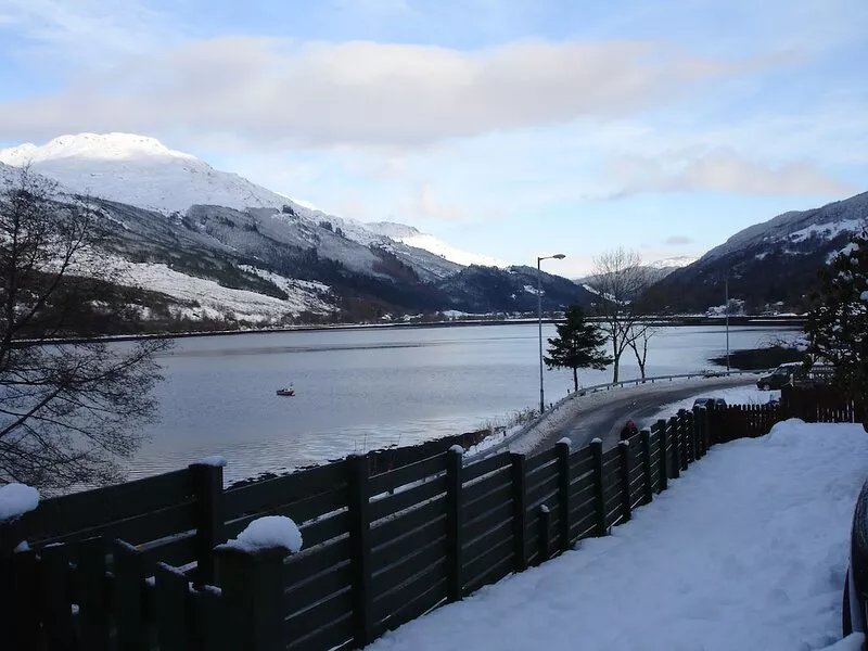 Lochside Cottage with Panoramic views of Loch Long and the Arrochar Alps
