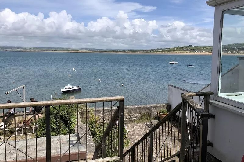 House right on Estuary, at Appledore, Devon, Shops, Pubs, Playground all close