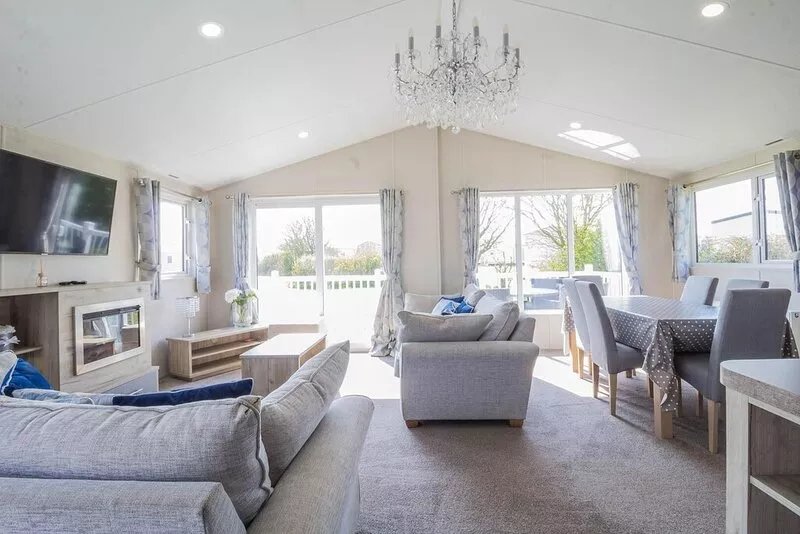 Stunning 6 berth lodge for hire at Skipsea Sands in Yorkshire ref 41077WF