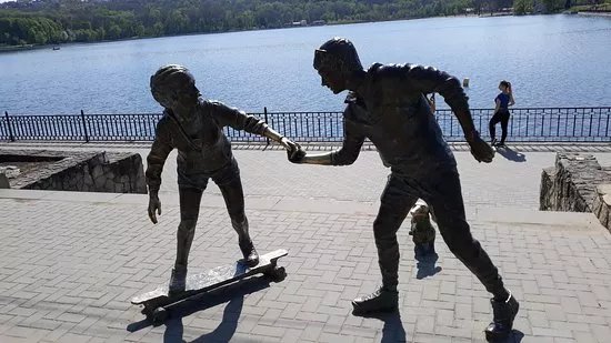 Sculpture of Skateboarders