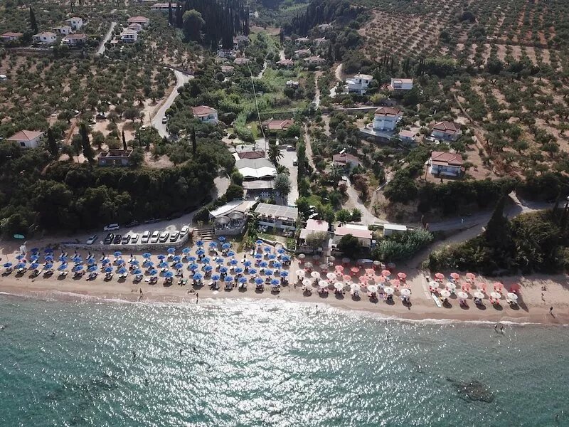 Holiday apartment above the beautiful Peroulia beach, wifi | Messenia, Peloponne