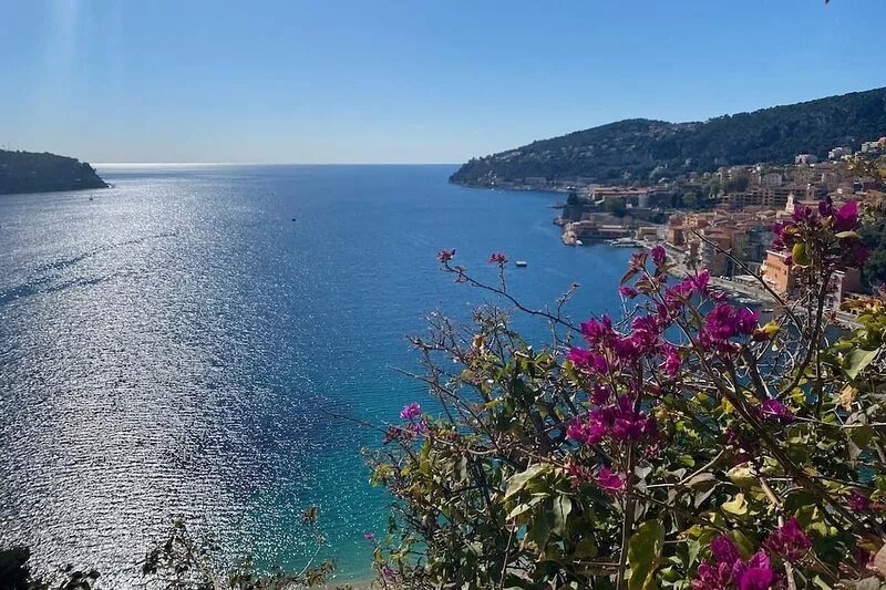 Swimming pool apartment near the sea French Riviera:  Cannes, Nice and Monaco