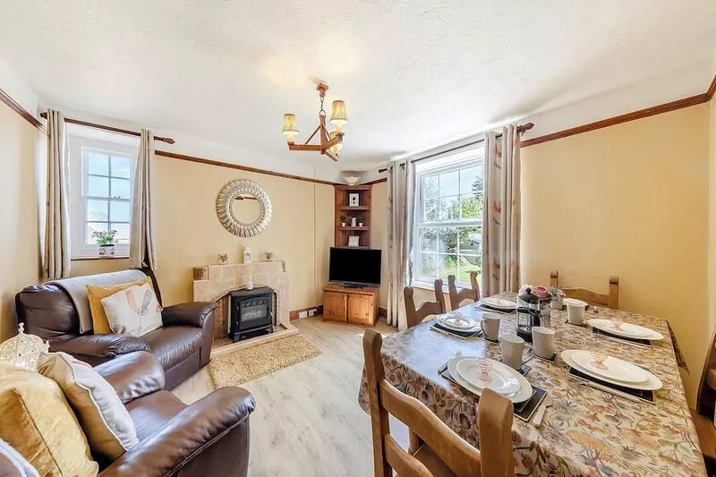 3 bedroom accommodation in Tudweiliog, near Pwllheli
