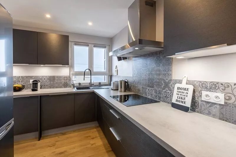Orpin - superbe appartement rénové 2 personnes avec grande terrasse plein sud