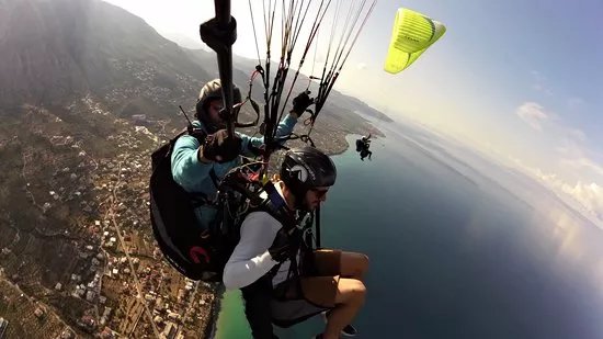 Addictive Flights - Paragliding Kalamata