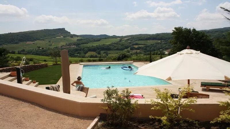La Forge - Apartment private terrace, overlooking the pool and Roche de Solutré