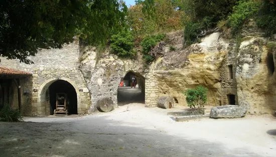 Cave Museum, Village Troglodytique de Rochemenier