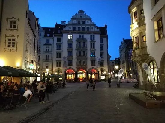 Platzl