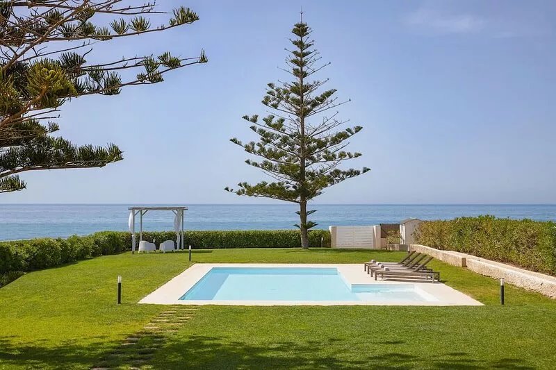 Sea Home - Villa with pool by the sea