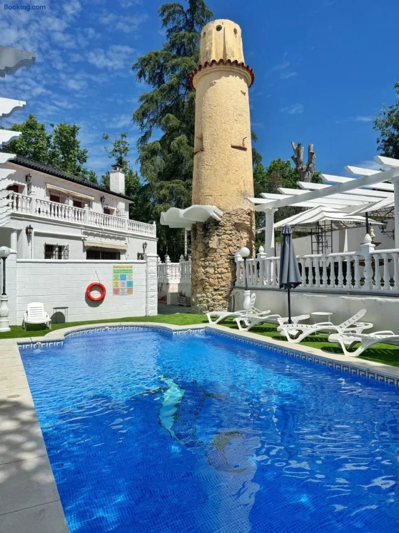 Hostal El Brillante - Alojamientos El Duque