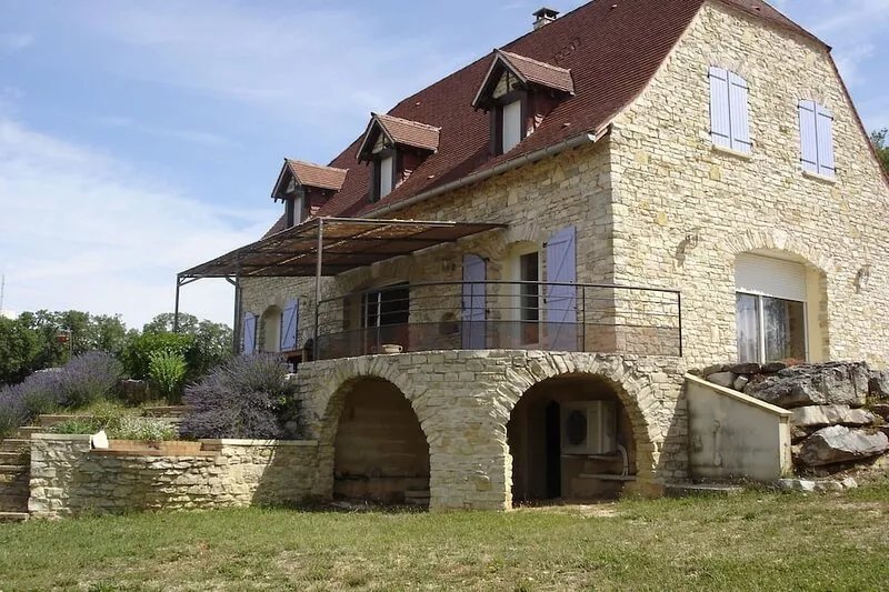 house between Lot and Périgord 8 people swimming pool