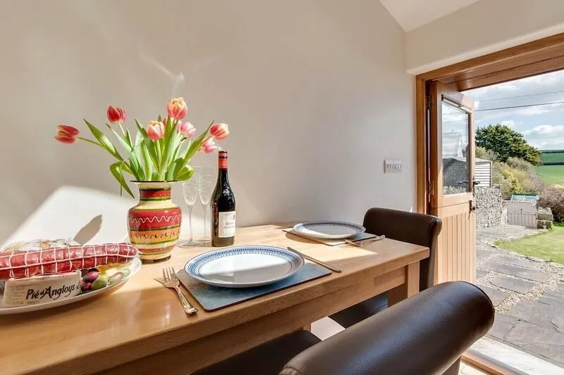 The Hop House - One Bedroom House, Sleeps 2