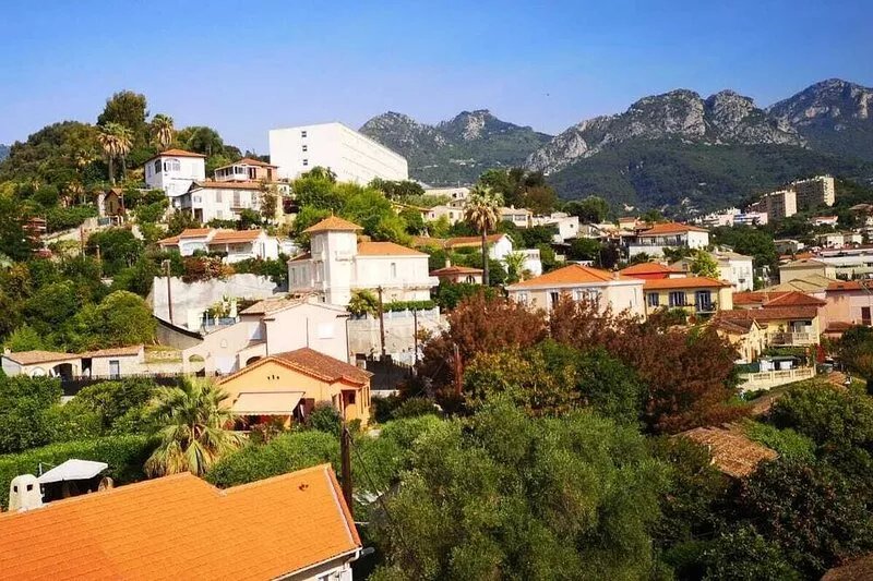 Quiet, Clear view, Close to Beaches and Shops, Parking & Wifi Included
