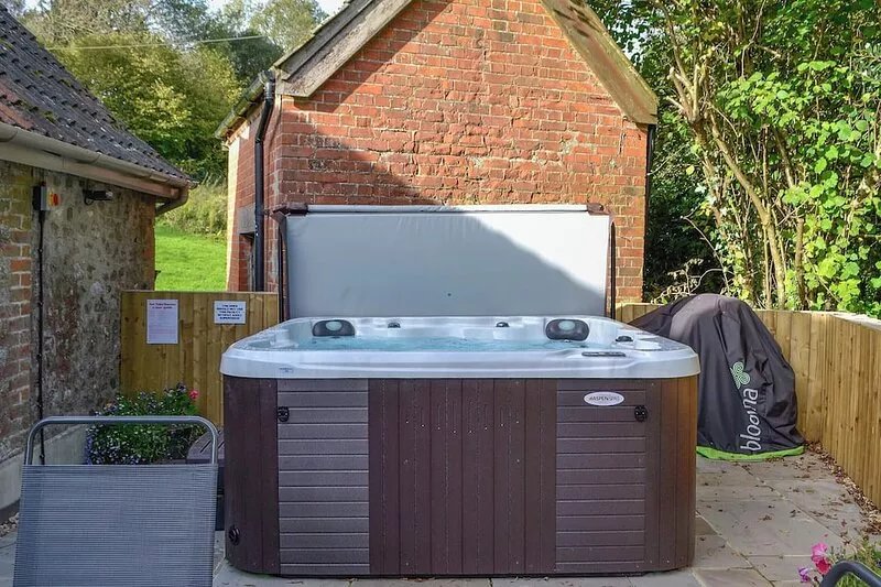 2 bedroom accommodation in Winsham, near Chard