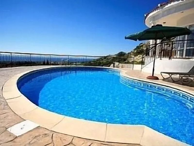 5 * villa with sea views to take your breath away near Coral Bay in Peyia .