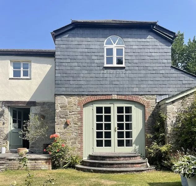 Pretty Converted Stable Block. Village Centre, close to Lost Gardens of Heligan
