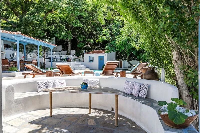 The Blue Cottage - totally private, with pool, in the countryside