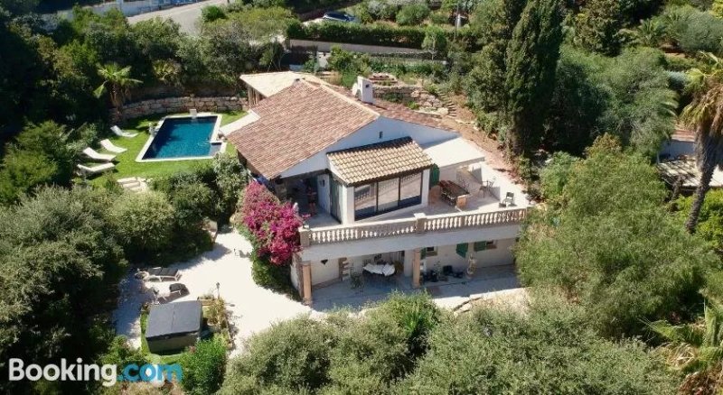 Maison Provencale de Charme Avec Piscine Et Pool House