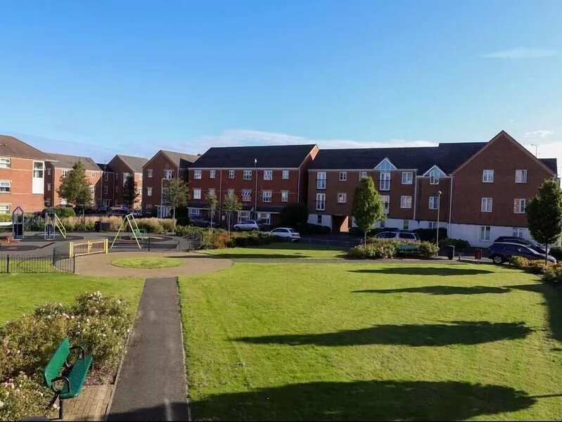 2 bedroom - great location near train station & parking *Banbury