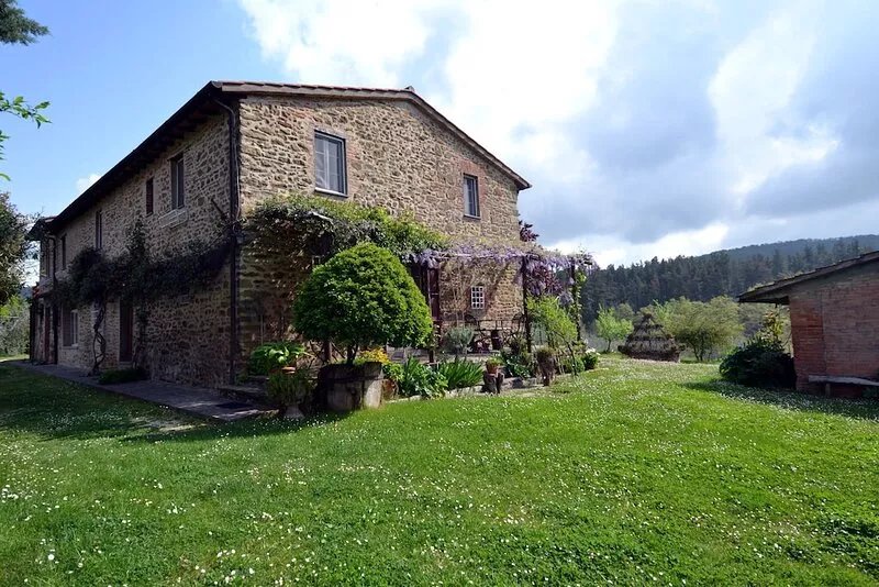 Villa in Città della Pieve. A peaceful oasis among woods and olive groves