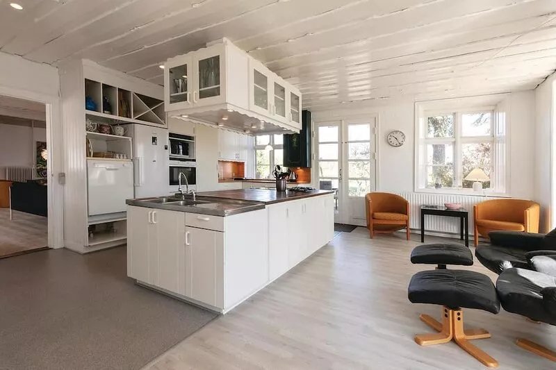 Well equipped country house in a very nice location.