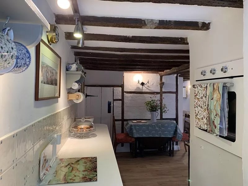 Farthings - genuine Austen charm cottage & garden