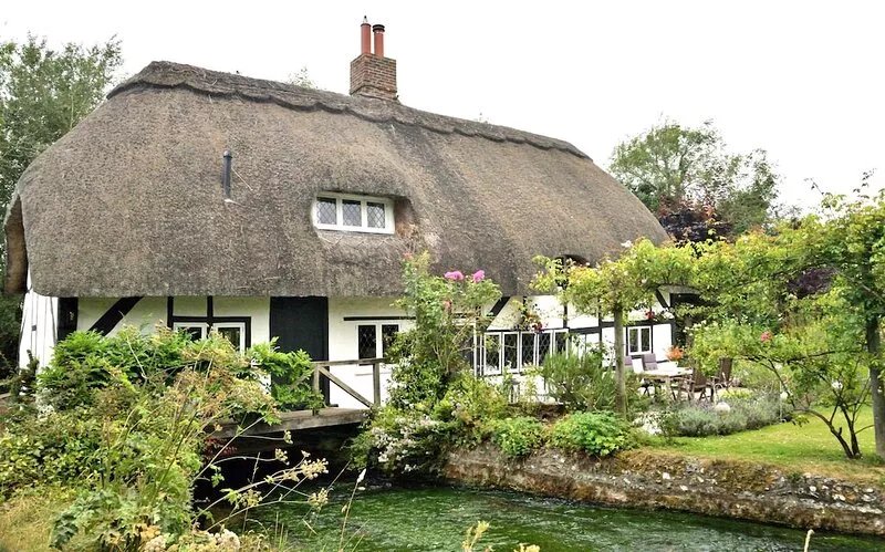 NEW! Cosy house, a train spotter's delight