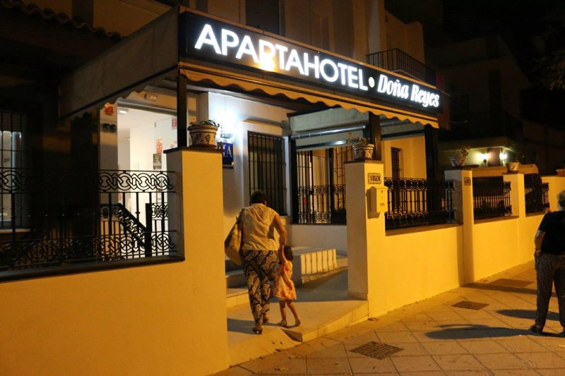 Apartahotel Dona Reyes